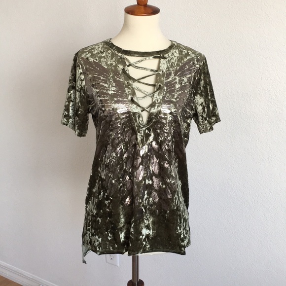 Velvet T-Shirt in Olive green. - Picture 2 of 4